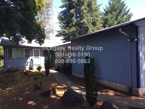 13309-13311 Clairmont Way in Oregon City, OR - Foto de edificio - Building Photo
