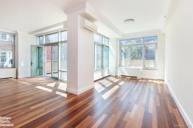 property at 3220 Arlington Ave