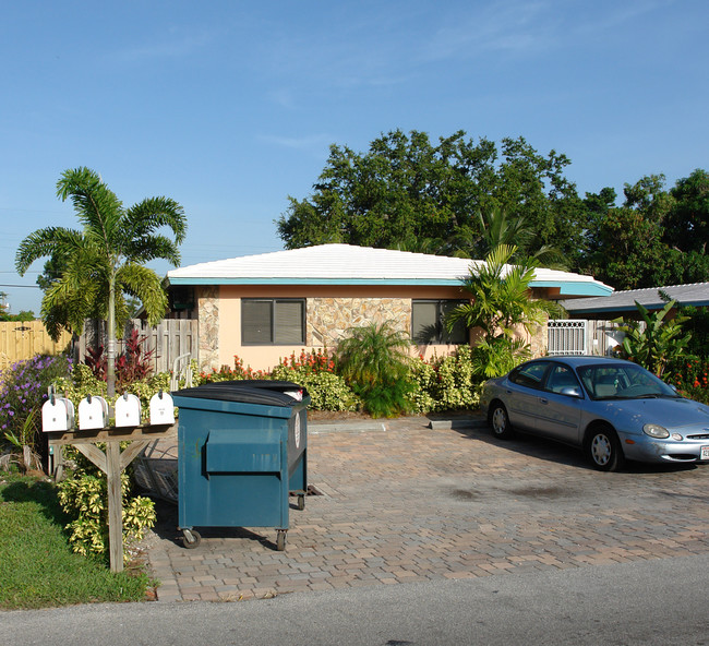 1021-1023 NW 1st Ave in Fort Lauderdale, FL - Foto de edificio - Building Photo