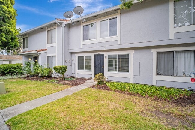 property at 5046 Bridgepointe Pl