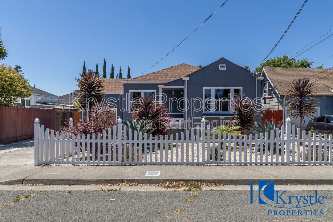 2139 El Dorado St in Vallejo, CA - Building Photo