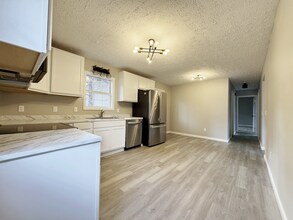 220 Virginia Ave in Greenville, SC - Building Photo - Building Photo