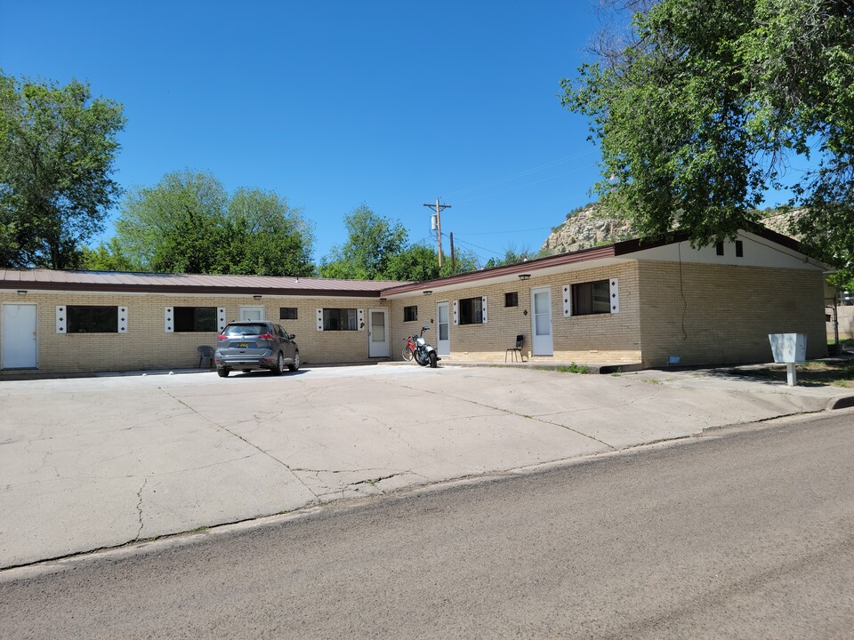 301 Moulton Ave in Raton, NM - Building Photo