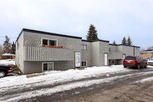 1820 39 St SE in Calgary, AB - Building Photo
