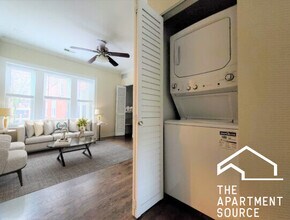 3246 N Clifton Ave, Unit W1 in Chicago, IL - Foto de edificio - Building Photo