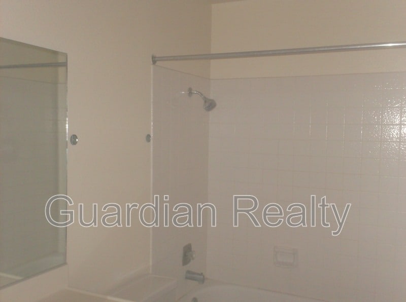 2209 Tall Pine Dr in Las Vegas, NV - Building Photo