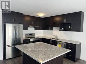 15 Roper Pl in Kitchener, ON - Building Photo - Building Photo