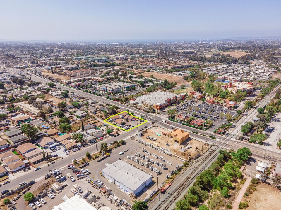 5115-5117 Naranja St in San Diego, CA - Building Photo