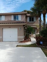 4983 Pinemore Ln in Lake Worth, FL - Building Photo