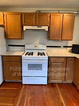 520 S 3rd St in La Conner, WA - Building Photo