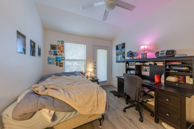 2818 Rio Grande St, Unit 201 in Austin, TX - Foto de edificio - Building Photo