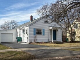 484 81st St in Niagara Falls, NY - Building Photo