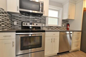 6 Nonantum St in Newton, MA - Building Photo - Building Photo