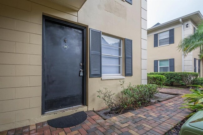 5221 Bayshore Blvd in Tampa, FL - Foto de edificio - Building Photo