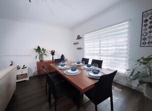 16203 Emerald Cove Rd in Weston, FL - Building Photo - Building Photo