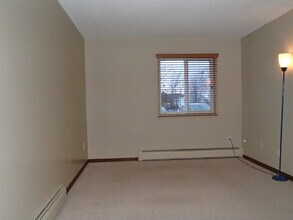 2220 Valleyhigh Dr NW in Rochester, MN - Building Photo - Building Photo