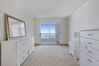 21055 Yacht Club Dr, Unit #2910 in Aventura, FL - Building Photo - Building Photo