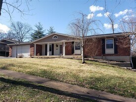 803 Clayworth Dr in Ballwin, MO - Building Photo