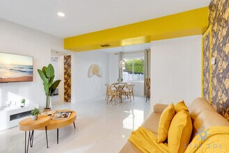 809 S Ocean Dr in Hollywood, FL - Building Photo - Building Photo