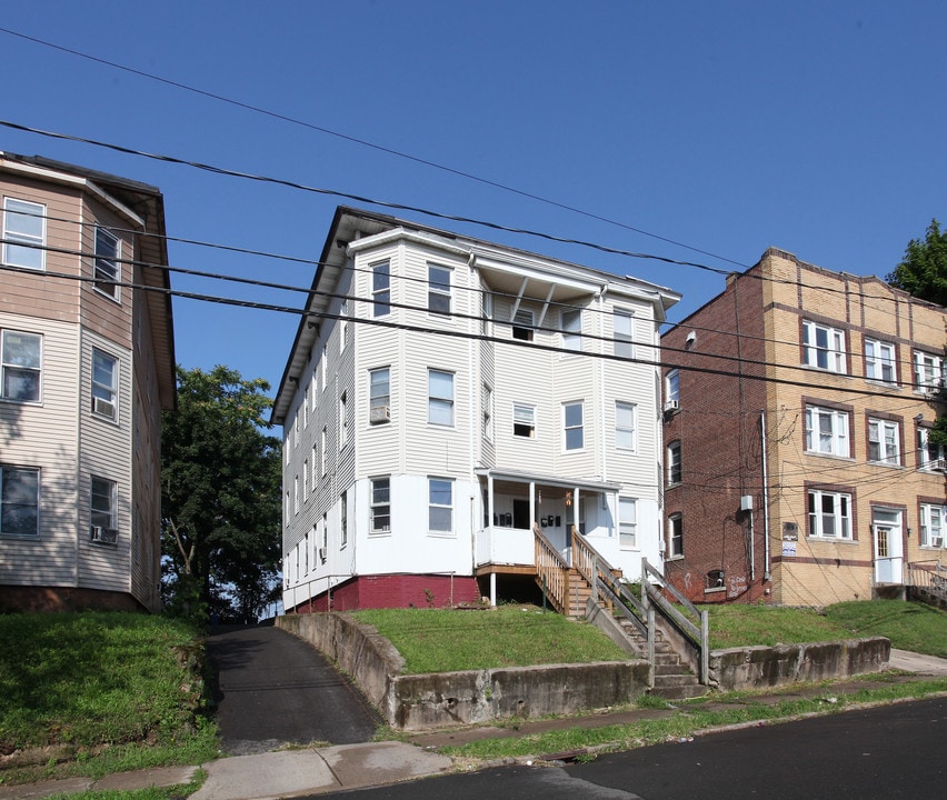 102 Sexton St in New Britain, CT - Building Photo