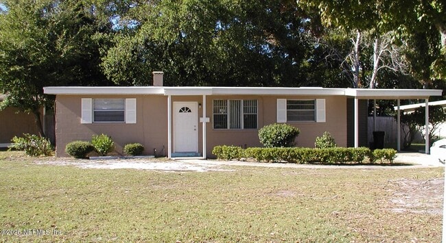 property at 2500 Congaree Dr W