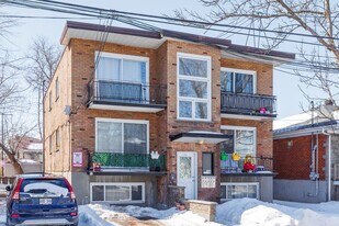 106 Laval Av in Laval, QC - Building Photo