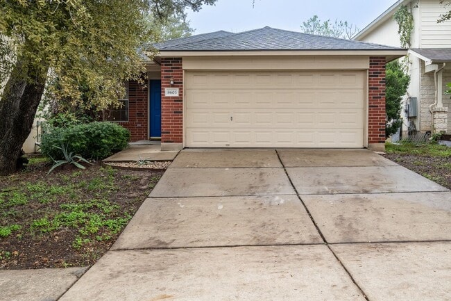 8603 Davis Oaks Trail in Austin, TX - Building Photo - Building Photo