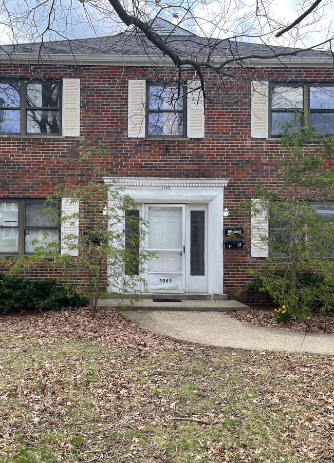 property at 3069 Glenmore Ave