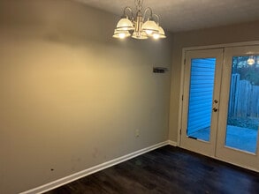 Room in Townhome on Wellington Chase Ct in Lithonia, GA - Foto de edificio - Building Photo