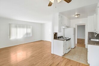 1437 Brockton Ave, Unit 01 in Los Angeles, CA - Building Photo - Building Photo