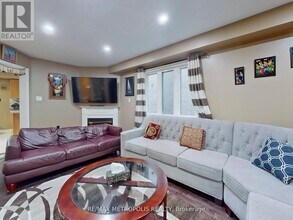 922 Tambourine Terrace in Mississauga, ON - Building Photo - Building Photo