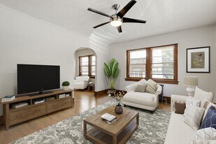 1026 Washington Street in Denver, CO - Building Photo