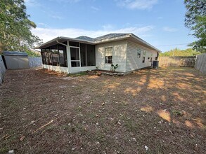1643 Amarillo Trail in Gulf Breeze, FL - Building Photo - Building Photo