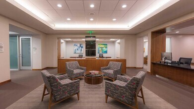 660 Washington St, Unit 5J in Boston, MA - Building Photo - Building Photo