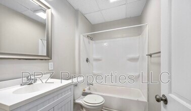 841 Oakland Ave SW in Grand Rapids, MI - Building Photo - Building Photo
