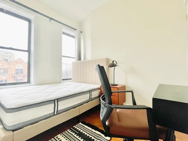 Furnished room/NOT APARTMENT, Unit 19 in Brooklyn, NY - Building Photo - Building Photo