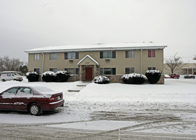 4023-4209 50th St in Kenosha, WI - Foto de edificio - Building Photo