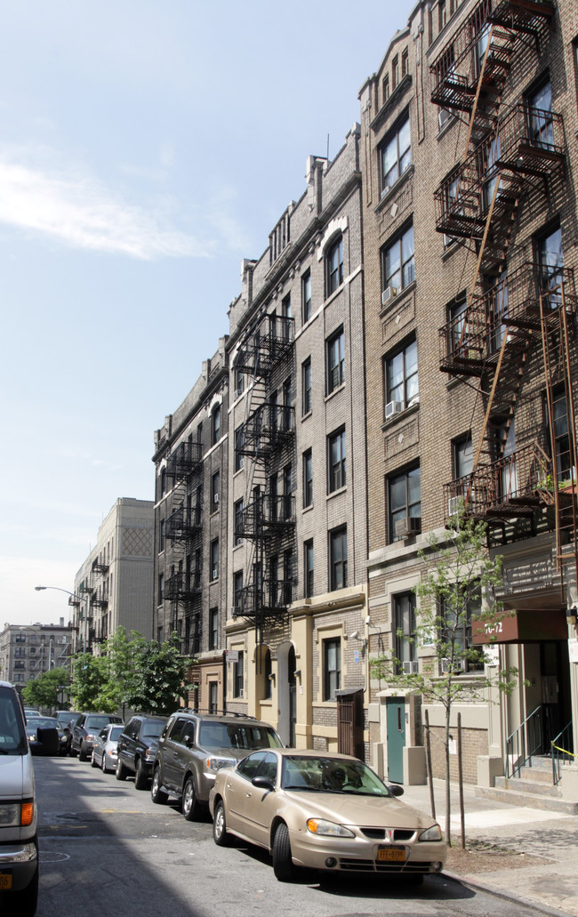 66-68 Pinehurst Ave in New York, NY - Foto de edificio - Building Photo