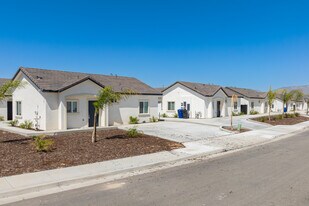 9811 Krista Vineyard Way in Bakersfield, CA - Building Photo