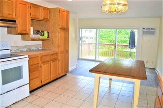 12 Anton Rd in Mansfield, CT - Building Photo - Building Photo