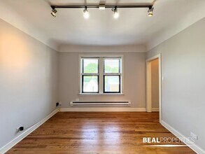 2317 N Rockwell St, Unit 1 in Chicago, IL - Building Photo - Building Photo