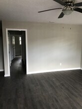 7006 Christopher Robin Dr in Jacksonville, FL - Building Photo - Building Photo