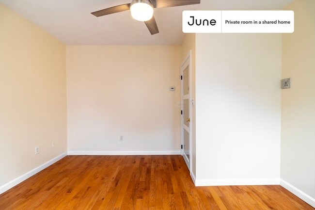 Private bedroom in 3 bed/2 bath Home in Boston, MA - Building Photo - Building Photo