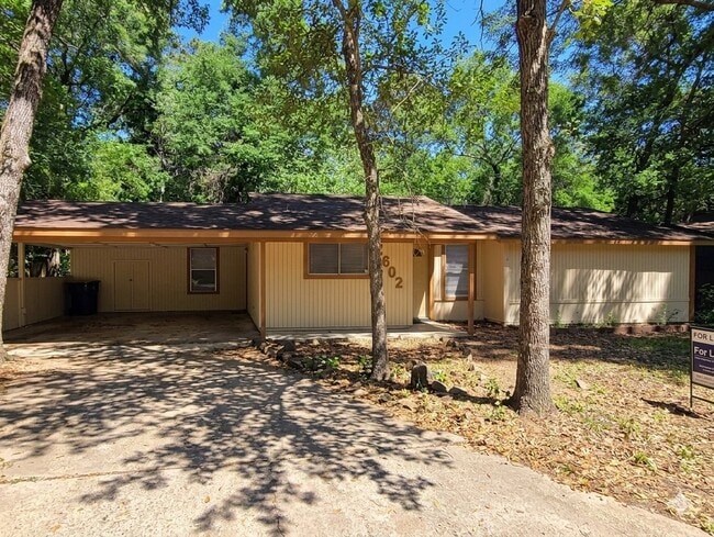 property at 2602 N Red Cedar Cir