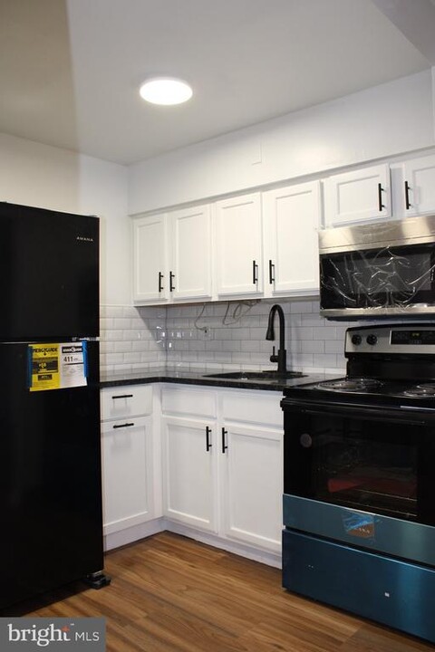 2609 Parkside Terrace in Brookhaven, PA - Foto de edificio