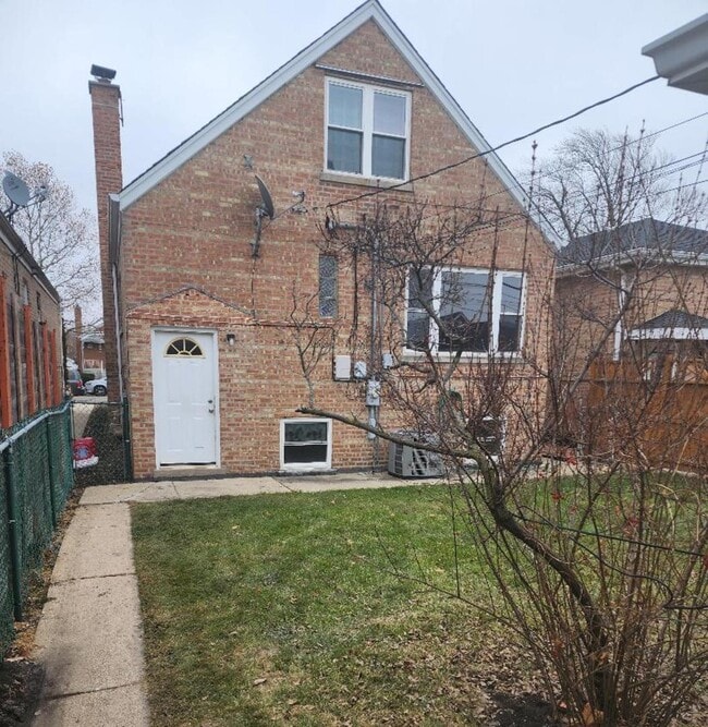 5546 S Tripp Ave in Chicago, IL - Building Photo - Building Photo
