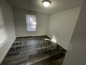 208 N Ash St in Wichita, KS - Building Photo - Building Photo