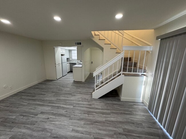 26162 Sanz in Mission Viejo, CA - Foto de edificio - Building Photo