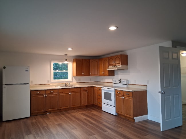 17 Dickey Ln in Bowdoin, ME - Building Photo - Building Photo