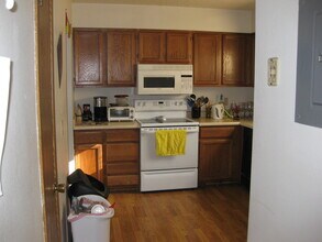 330 S Lucas St in Iowa City, IA - Building Photo - Building Photo
